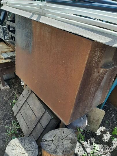 Новый железный бак