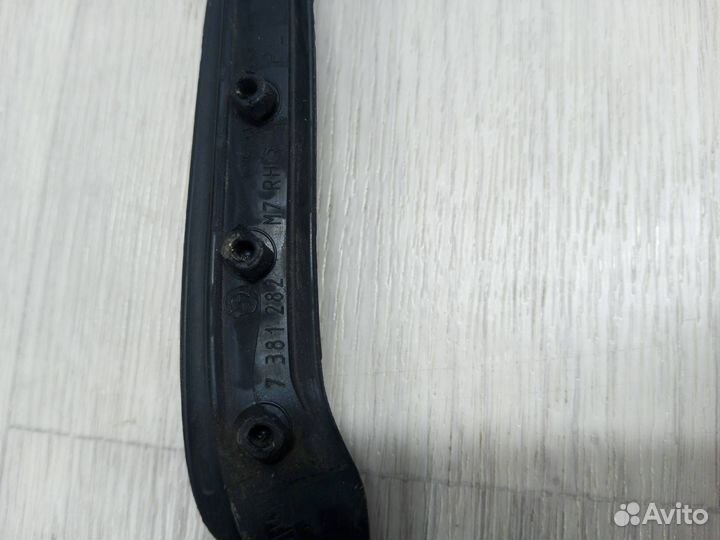 Уплотнитель стекла двери задний правый BMW M5 F90