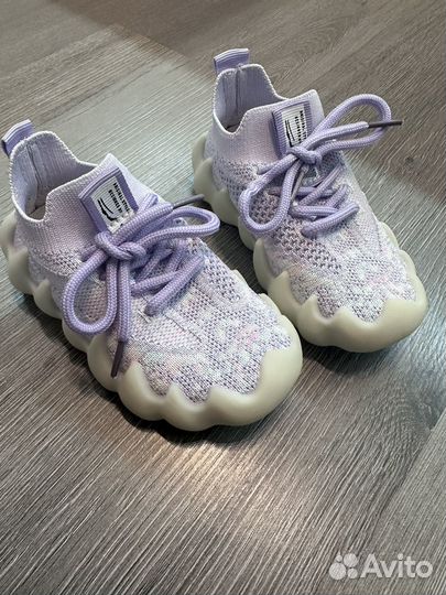 Кроссовки детские 24 размер