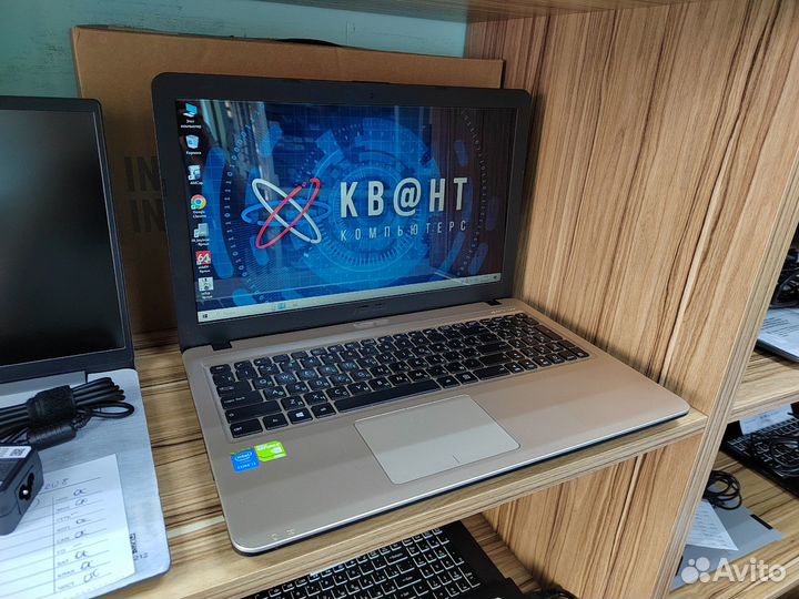 Красивый быстрый ноутбук Asus c видеокартой