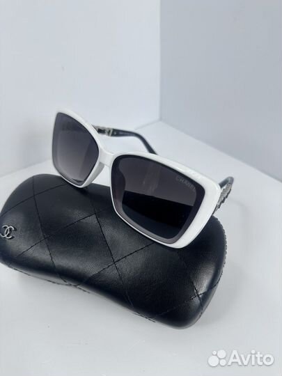 Солнцезащитные очки Chanel
