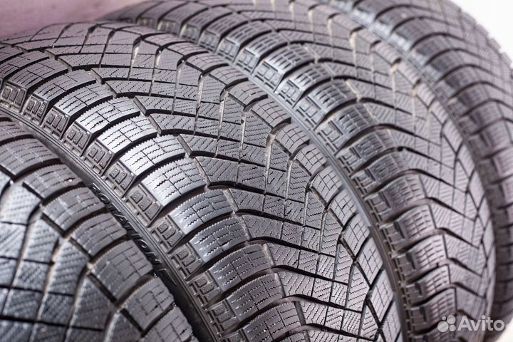 Pirelli Ice Zero FR 235/55 R19 105H