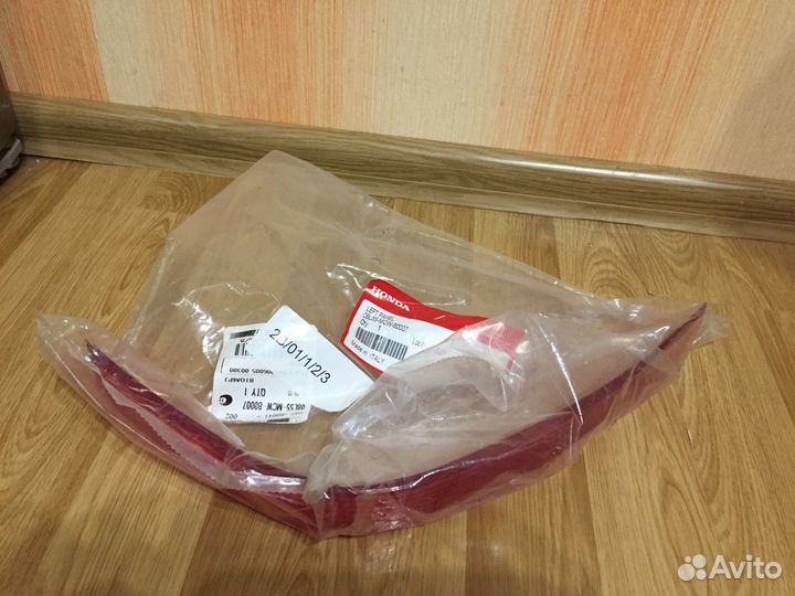 Левый отражатель кофра верхнего Хонда 45л