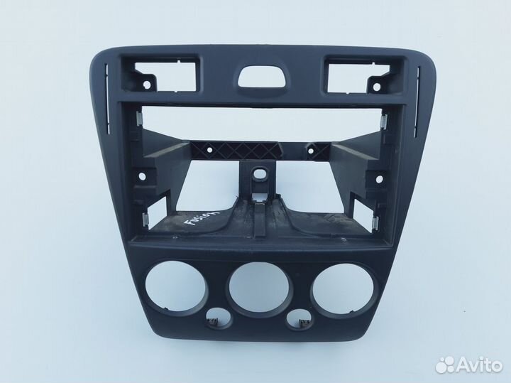 Рамка магнитолы Ford Fusion