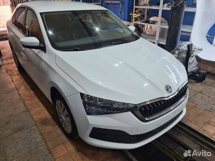 В разбор поступил Skoda Rapid 2
