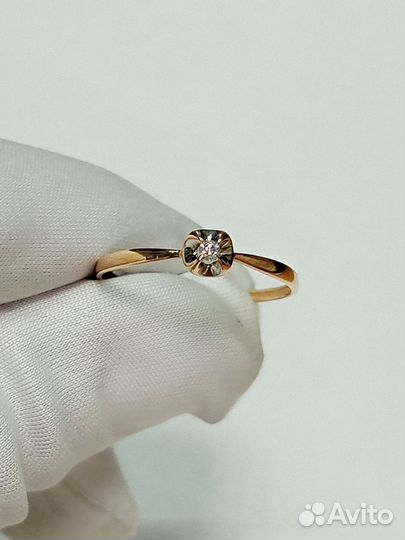 Золотое кольцо с бриллиантом 18,5р