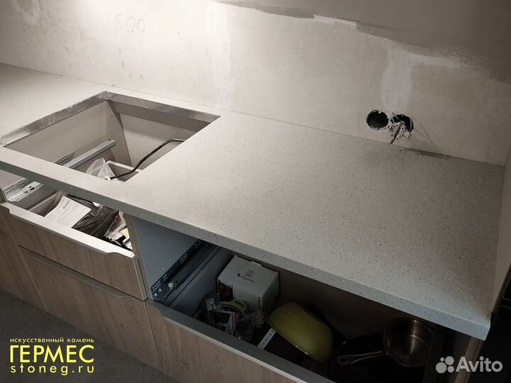 Каменная столешница для кухни м2