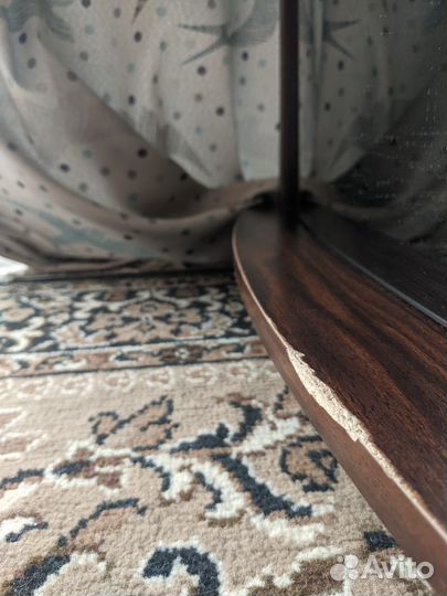 Тумбочка / шкафчик