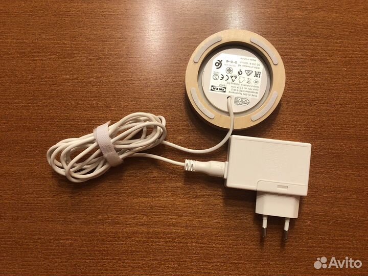 Бспроводная зарядка для телефона IKEA