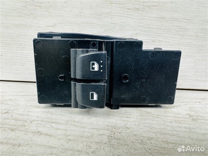 Кнопки стеклоподъемника передние левые Hyundai