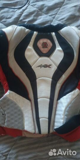 Нагрудник хоккейный bauer