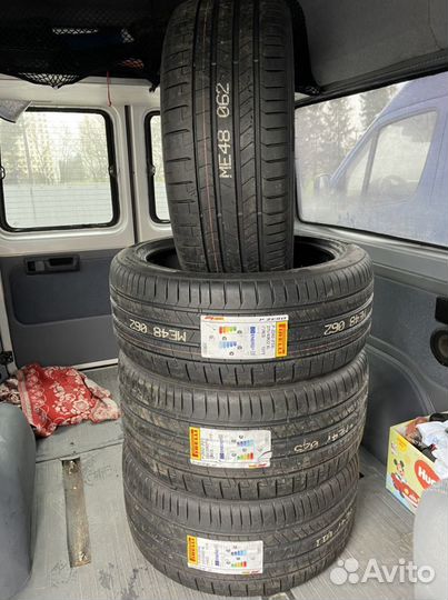 Pirelli P Zero PZ4 275/40 R22 и 315/35 R22 111Y