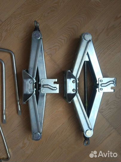 Домкрат Toyota RAV-4 Lexus RX2019-22 новый штатный