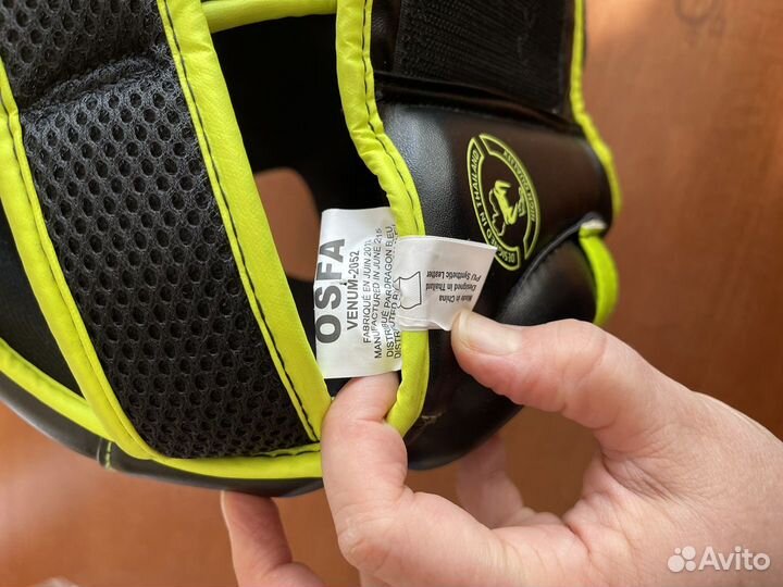 Боксерский шлем venum