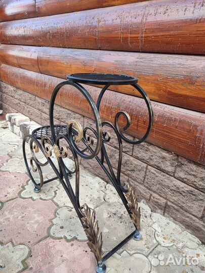 Подставка для цветов напольная металлическая