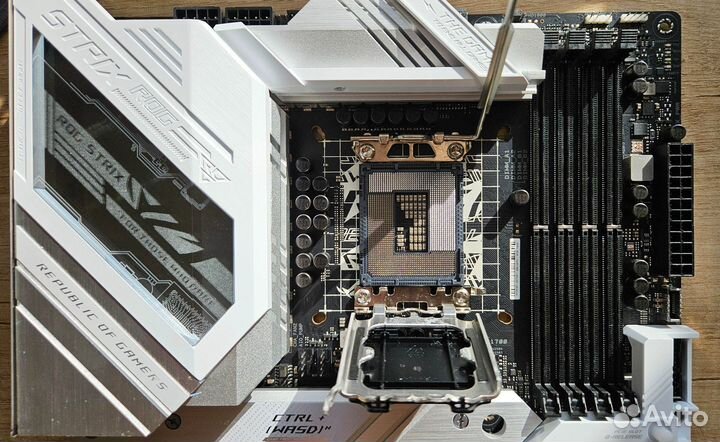 Б/у Мат.плата 1700 asus ROG strix Z690-A gaming wi