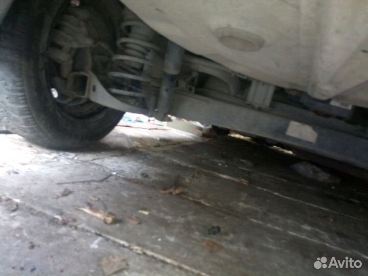 На киа церато 2 Супорт тормозной передний правый