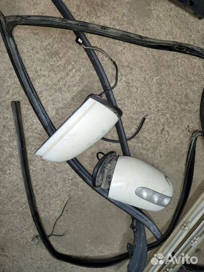 Блок в дверях передних на Мерседес 203