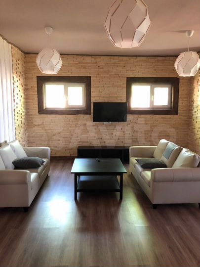 Коттедж 220 м² на участке 10 сот.