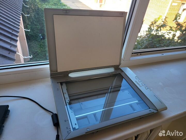 Сканер CanonScan lide 500f