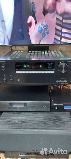 AV-ресивер Onkyo TX-NR 696