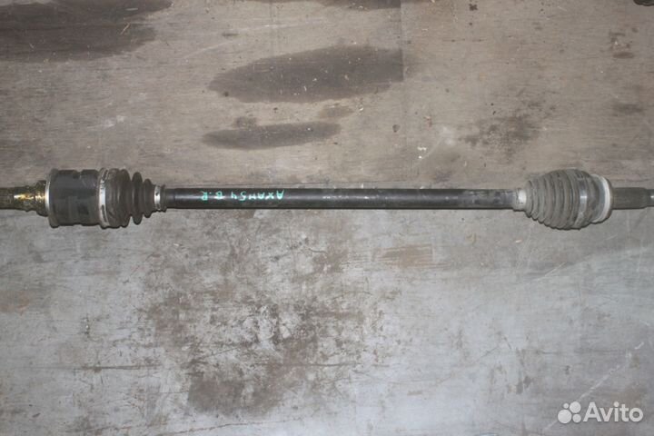 Привод правый, задний Toyota Rav4 axah54