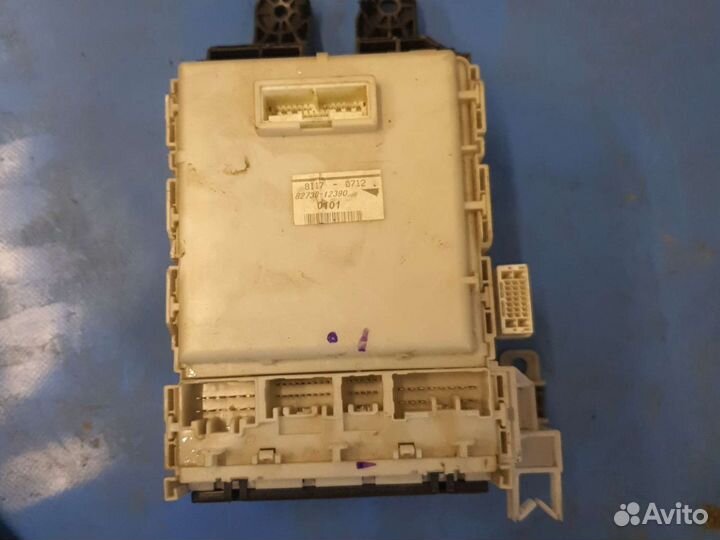 Toyota corolla 150 блок предохранителей салонный