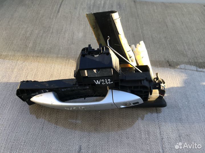 Mercedes W212 E-Class передняя правая ручка