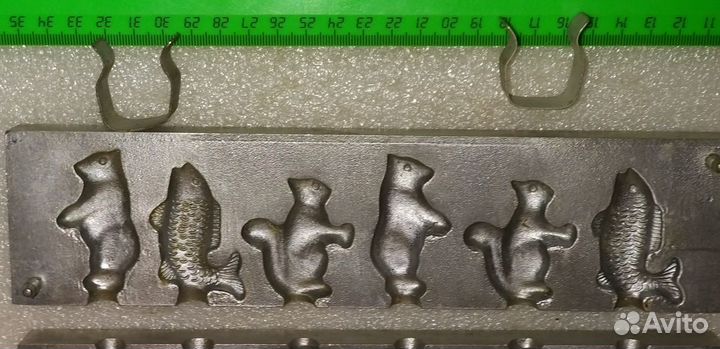 Петушки. зверьки.Леденцы на палочке.Форма.Орешки