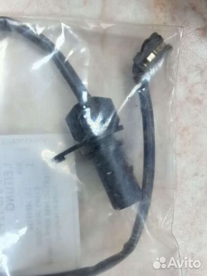 Датчик износа тормозных колодок audi Q7 4M0615121A