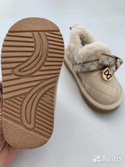 Ботинки демисезонные для девочки 26 р 18см новые