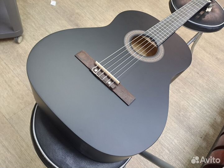Гитара классическая чёрная матовая
