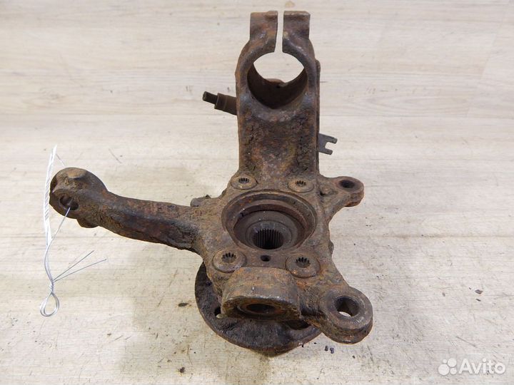 Кулак поворотный передний левый Vw Touran 1