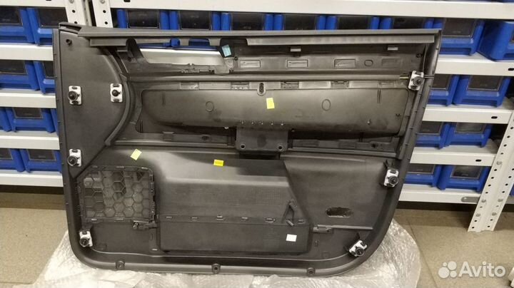 Обшивка двери передней левой Volkswagen Polo 2001