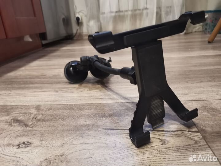 Держатель планшета на стекло автомобиля