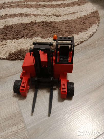 Подъемник игрушечный