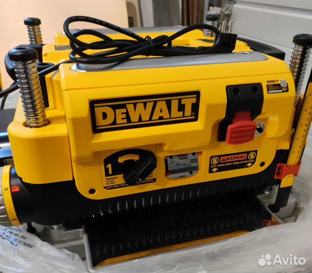 Новый рейсмусовый станок DeWalt DW735