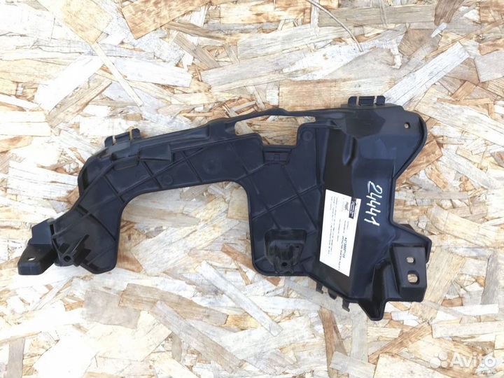 Кронштейн насадки глушителя Mercedes Benz E W213