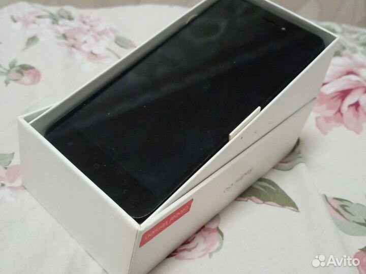 Телефон Redmi Go