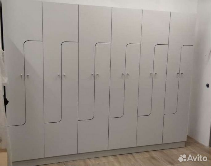 Лавки, шкафы, вешалки для раздевалок