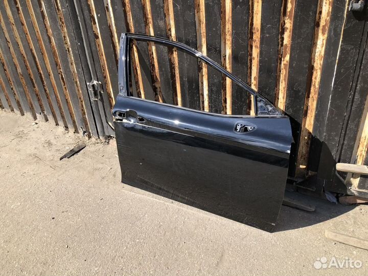 Передний правый дверь Тойота Камри 2018-2022