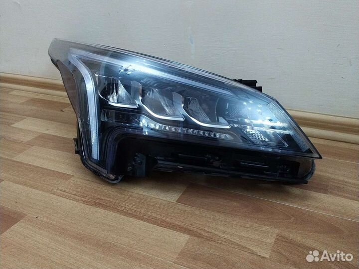 Фара правая Kia Rio 4 2020