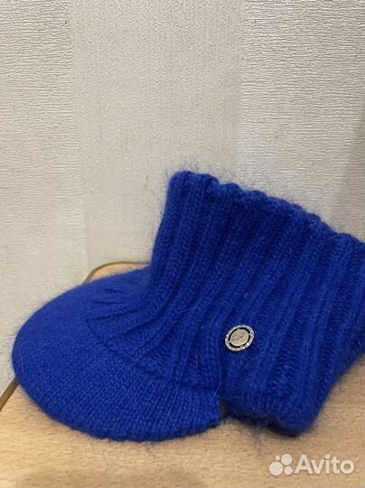 Головные уборы женские