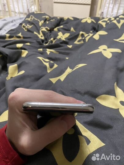 iPhone Xs, 64 ГБ