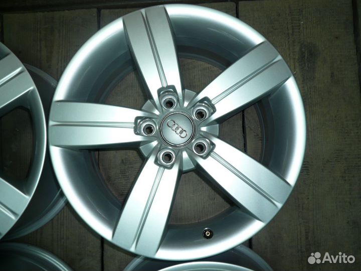 Оригинальные литые диски Audi TT R17 5x112