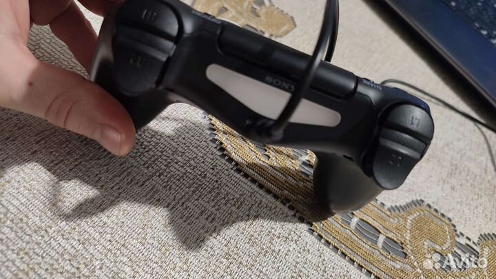 Продам геймпад ps4 оригинал