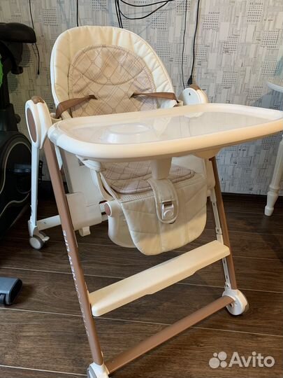 Стульчик для кормления happy baby Berny v2