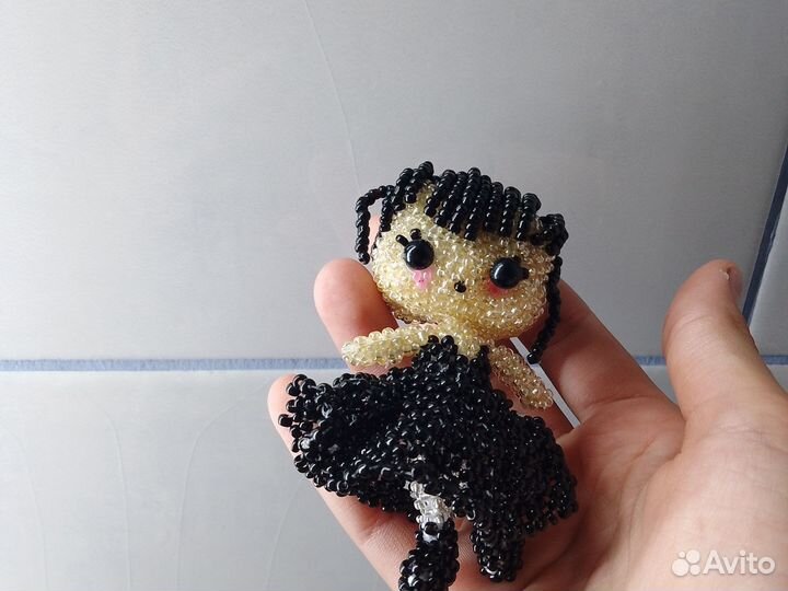 Амигуруми из бисера уэнсдей
