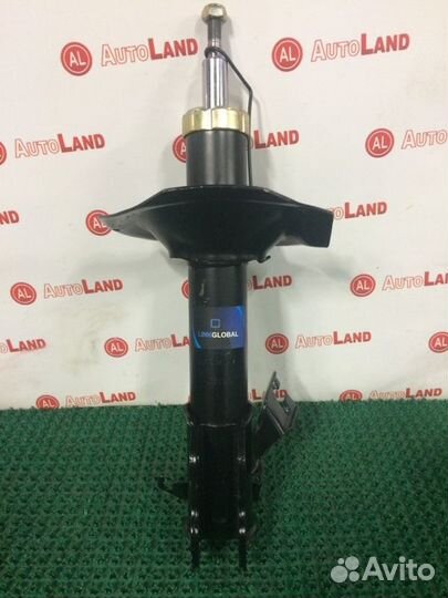 Стойка передняя правая Nissan Cefiro A33 VQ20DE