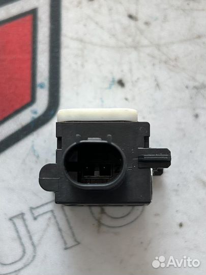 Датчик удара Мерседес W221